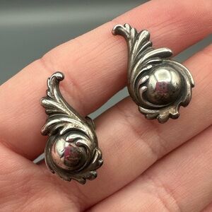 VTG Jewel Art Sterling Screw Back Earrings